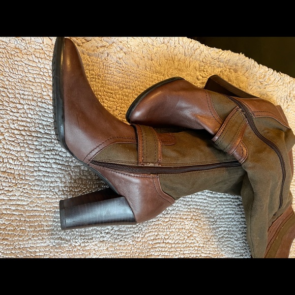 Nice stack heel leather and material boot - Picture 3 of 6